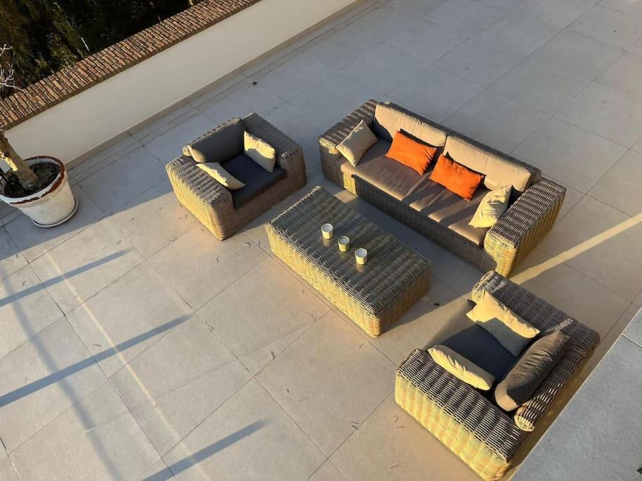 Privada Con Piscina En Villa