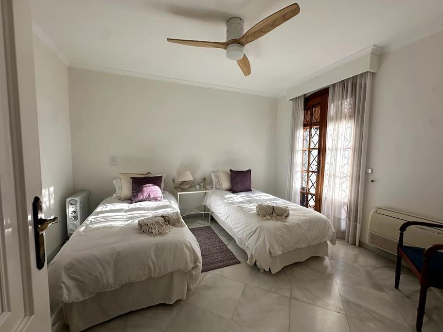 Privada Con Piscina En Villa *