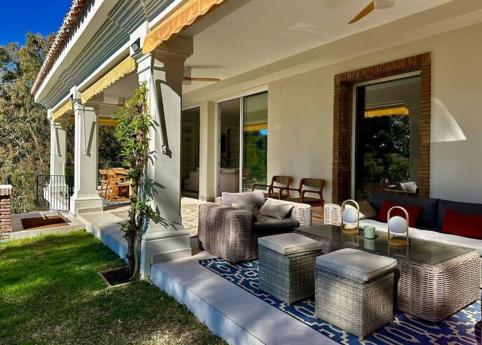 Privada Con Piscina En Villa