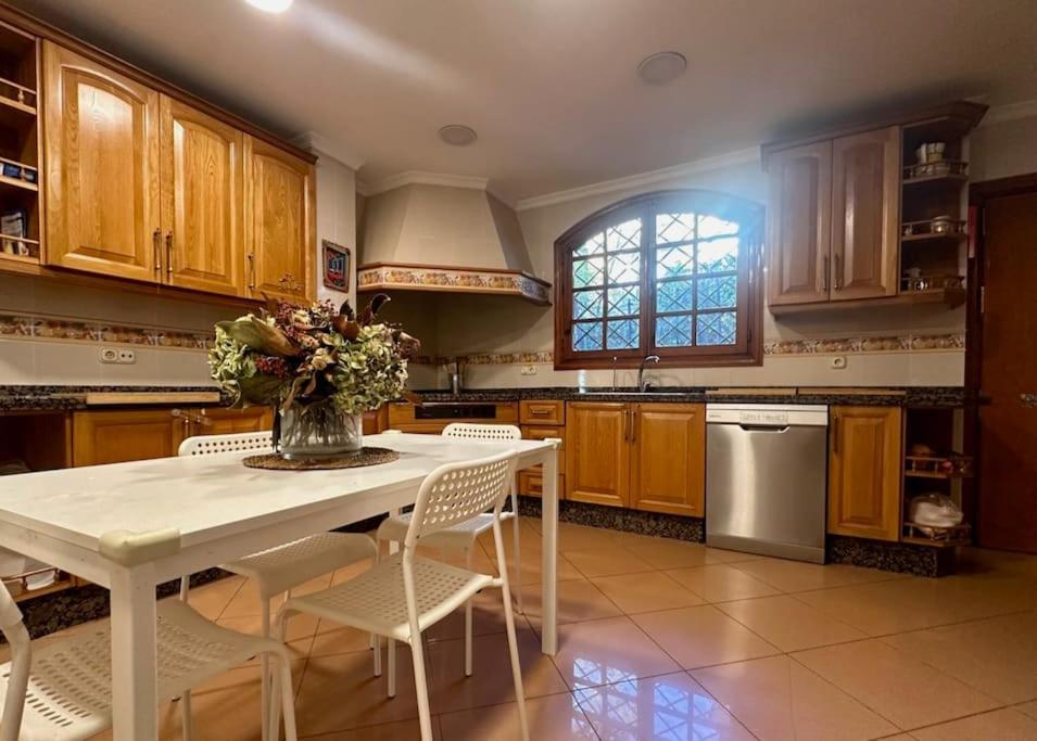 Privada Con Piscina En Villa